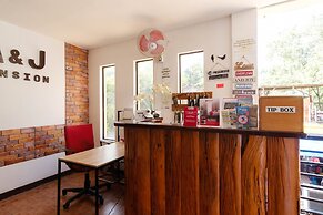 RedDoorz near Coron Coliseum