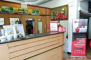RedDoorz near Maribago Barangay Hall