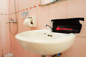 RedDoorz near Maribago Barangay Hall