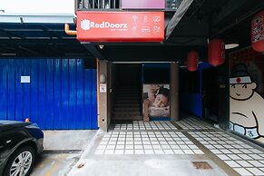 RedDoorz near Fishermall Quezon City