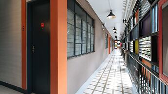 RedDoorz near Fishermall Quezon City