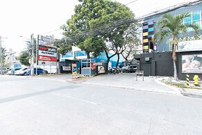 RedDoorz near Fishermall Quezon City