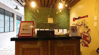 RedDoorz near Fishermall Quezon City
