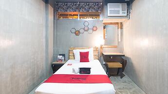 RedDoorz Plus @ Taft North Mandurriao