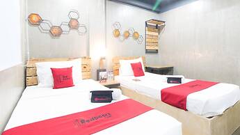 RedDoorz Plus @ Taft North Mandurriao