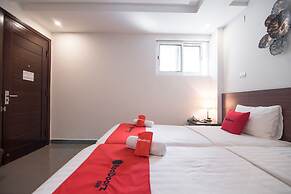 RedDoorz near Giap Bat