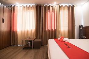 RedDoorz near Giap Bat