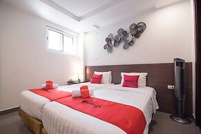 RedDoorz near Giap Bat