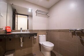 RedDoorz near Giap Bat