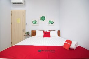 RedDoorz near Truc Bach Lake