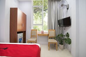 RedDoorz near Truc Bach Lake