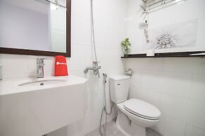 RedDoorz near Truc Bach Lake