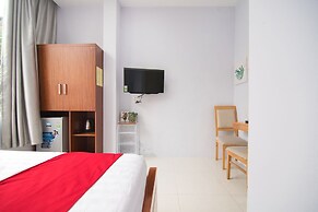 RedDoorz near Truc Bach Lake