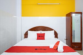 RedDoorz near Tran Nao Street