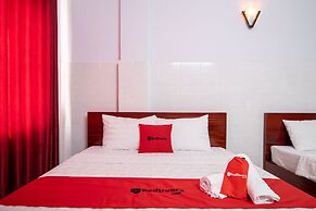 RedDoorz near Tran Nao Street