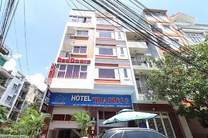 RedDoorz near Tran Nao Street