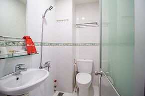 RedDoorz near Tran Nao Street