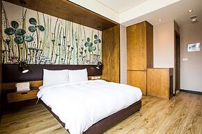 Taichung Easylazy Inn