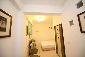 Happy feet Youth B&B