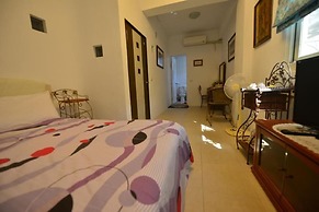 Happy feet Youth B&B