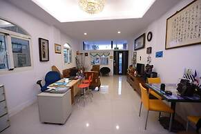 Happy feet Youth B&B