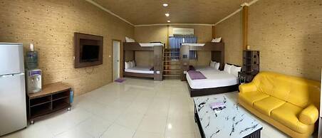 J Lin Hostel