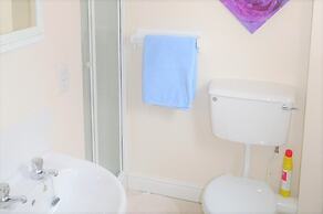 2-bedroom House Near Town With Superfast Wi-fi