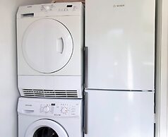 3-bed House With Superfast Wi-fi, DW Lettings 15vr