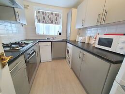 2-bed Flat With Superfast Wi-fi DW Lettings 9WW