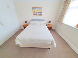 2-bed Flat With Superfast Wi-fi DW Lettings 9WW