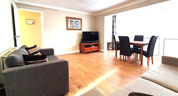 2-bed Flat With Superfast Wi-fi DW Lettings 9WW