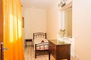 Cozy Flat In An Olive Grove Near a Sandy Beach