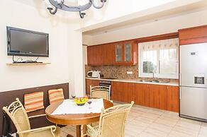 Cozy Flat In An Olive Grove Near a Sandy Beach