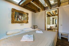 Premium Central Loft