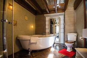 Premium Central Loft