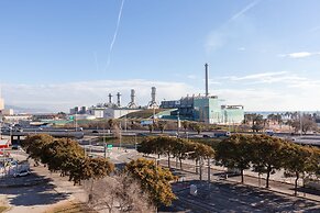 Akira Flats Port Fòrum