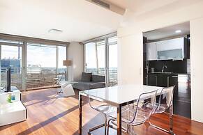 Akira Flats Port Fòrum