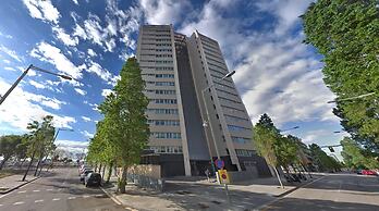 Akira Flats Port Fòrum