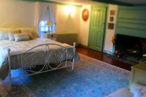 Daniels House Inn