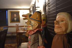 Daniels House Inn