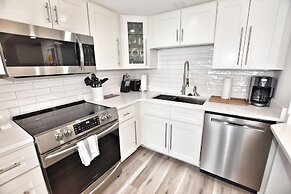 0607 Waters Edge Resort 1 Bedroom Condo by Redawning