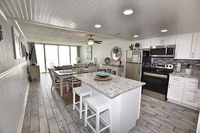 1201 Waters Edge Resort 3 Bedroom Condo by RedAwning