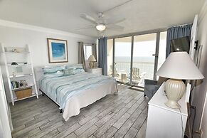 1201 Waters Edge Resort 3 Bedroom Condo by RedAwning