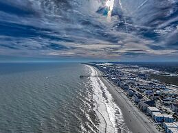 1201 Waters Edge Resort 3 Bedroom Condo by RedAwning