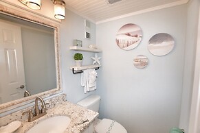 1201 Waters Edge Resort 3 Bedroom Condo by RedAwning