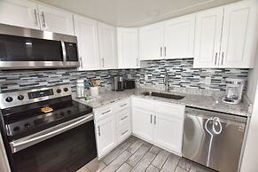 1201 Waters Edge Resort 3 Bedroom Condo by RedAwning