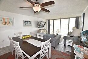 1201 Waters Edge Resort 3 Bedroom Condo by RedAwning