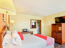 OYO Hotel Downtown Peoria I-74
