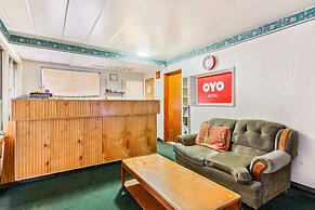 OYO Hotel Downtown Peoria I-74