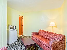 OYO Hotel Downtown Peoria I-74